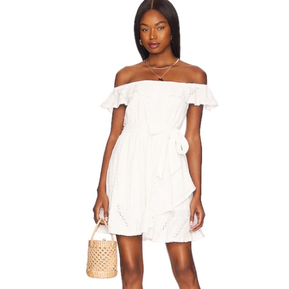 (A5) BCBGeneration Off The Shoulder Dress in White, Size Medium, NWT
